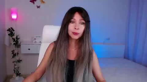 Wendi Foster online show from 09/23/25, 06:33