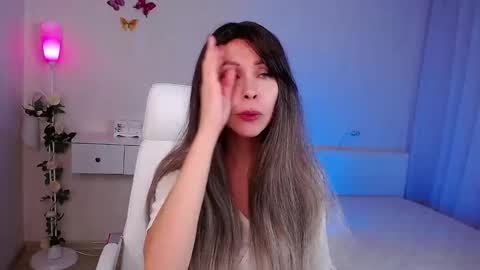 Snapshot of wendifoster chatting on 11/10/25, 06:40 Wendi Foster online show from 11/10/25, 06:40