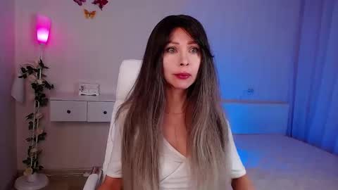 Wendi Foster online show from 11/17/25, 06:35