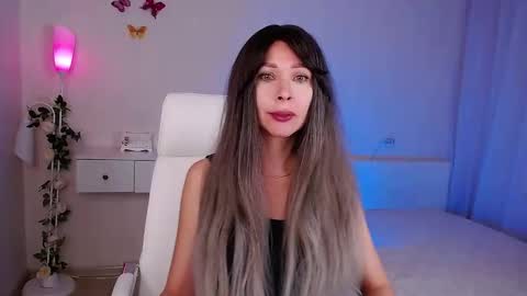 Snapshot of wendifoster chatting on 11/20/25, 06:07 Wendi Foster online show from 11/20/25, 06:07