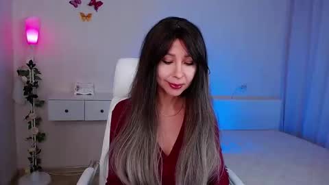 Snapshot of wendifoster chatting on 11/25/25, 07:03 Wendi Foster online show from 11/25/25, 07:03