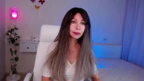 Snapshot of wendifoster chatting on 12/17/25, 06:58 Wendi Foster online show from 12/17/25, 06:58