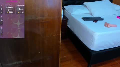 Wendy Marshall  online show from 02/01/25, 06:51