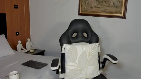 Wendy Marshall  online show from 04/11/26, 06:01