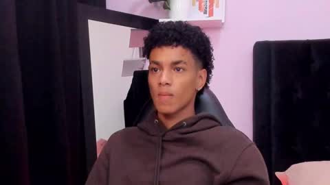 Snapshot of wes_gibbings chatting on 12/17/25, 03:18 WES online show from 12/17/25, 03:18