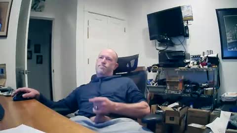 Snapshot of weseeyouwatching chatting on 12/19/25, 12:17 weseeyouwatching online show from 12/19/25, 12:17