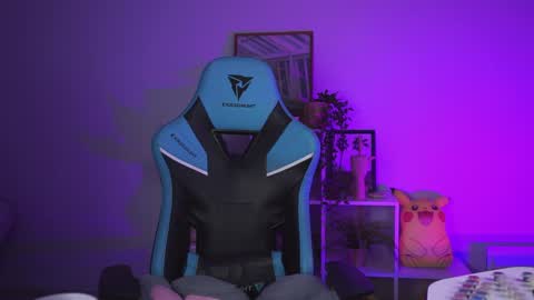 little girl who is always rightLisa online show from 12/25/24, 08:18