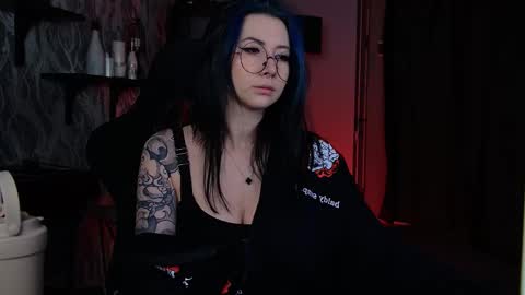 little girl who is always rightLisa online show from 12/15/25, 01:10