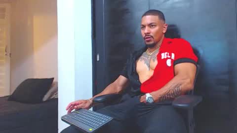 Wesley Rogger online show from 10/15/25, 10:21