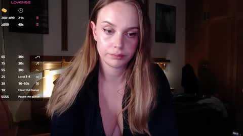 Lana online show from 10/08/25, 06:38