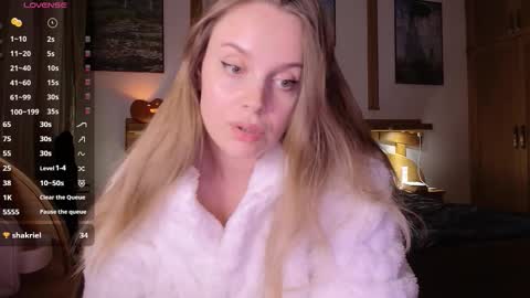 Lana online show from 10/21/25, 07:25
