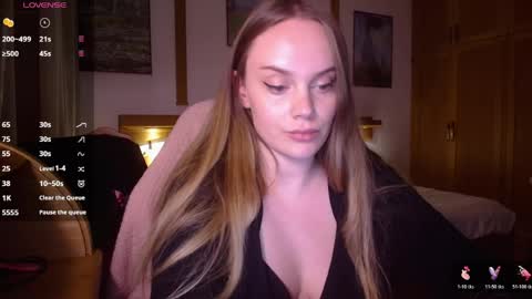 Lana online show from 04/17/26, 08:01