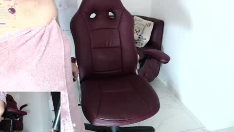 Snapshot of wet_liss chatting on 01/19/25, 11:10 Diva online show from 01/19/25, 11:10