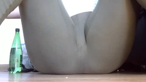 wet_pants2022 online show from 02/14/25, 12:25