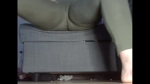 wet_pants2022 online show from 02/25/25, 06:25