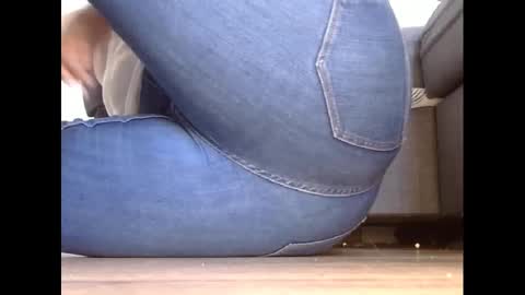 wet_pants2022 online show from 03/04/25, 03:48