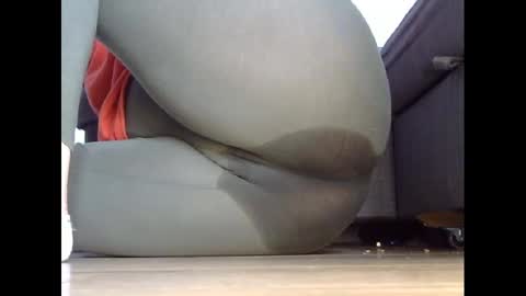 wet_pants2022 online show from 03/10/25, 03:20