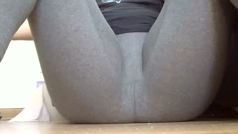 wet_pants2022 online show from 10/08/25, 06:44