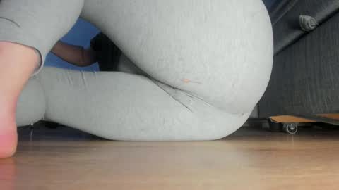 wet_pants2022 online show from 02/26/26, 11:59