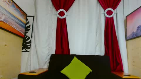 Snapshot of wet_princess1 chatting on 04/13/26, 09:15 NAYA online show from 04/13/26, 09:15