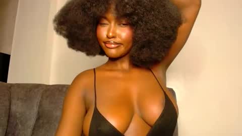 Macey online show from 01/11/25, 11:02