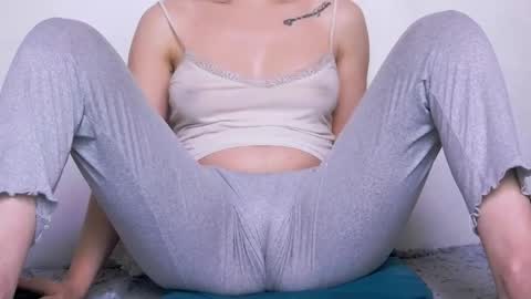 Beatrice Moan from LovenseWet from Tip MenuOpen for Private online show from 04/12/26, 04:06