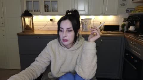 Snapshot of whats_her_name chatting on 01/11/25, 09:57 Victoria Maria online show from 01/11/25, 09:57