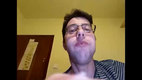 Snapshot of whatwouldyouliketosee chatting on 03/04/25, 01:12 stoffy online show from 03/04/25, 01:12