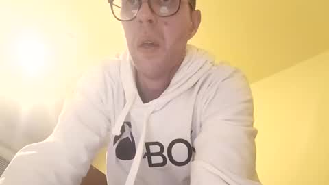 Snapshot of whatwouldyouliketosee chatting on 11/16/25, 05:02 stoffy online show from 11/16/25, 05:02