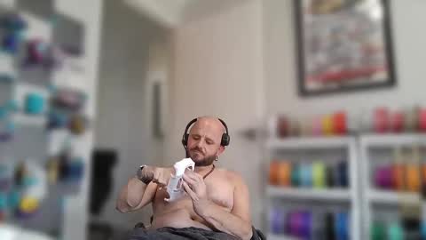 Snapshot of wheelzie chatting on 02/28/25, 03:04 wheelzie online show from 02/28/25, 03:04