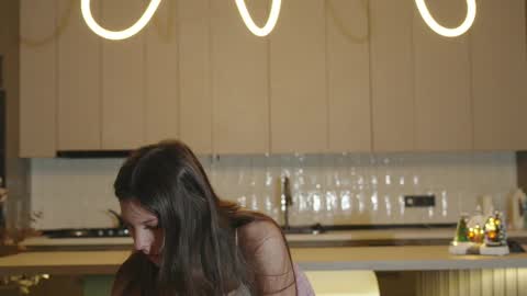 Naomi online show from 12/05/25, 02:09