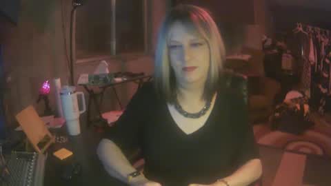 Whisper online show from 01/12/25, 07:43