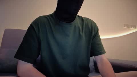 whispero_o online show from 10/08/25, 09:40