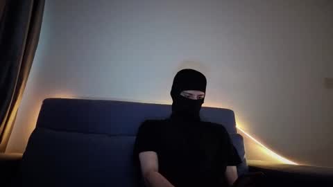 whispero_o online show from 10/10/25, 08:02