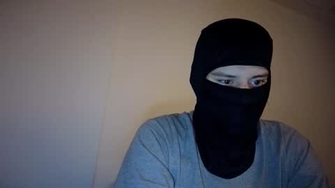 whispero_o online show from 12/19/25, 06:48