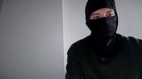 whispero_o online show from 12/22/25, 05:37