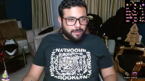 Snapshot of whispers_caplan chatting on 02/12/25, 07:02 yors online show from 02/12/25, 07:02