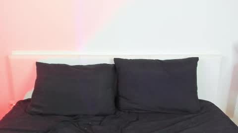 Bella online show from 10/03/25, 01:35