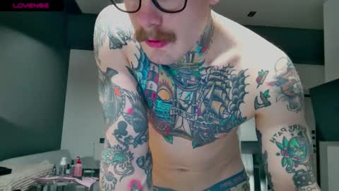 Max online show from 11/17/25, 03:45