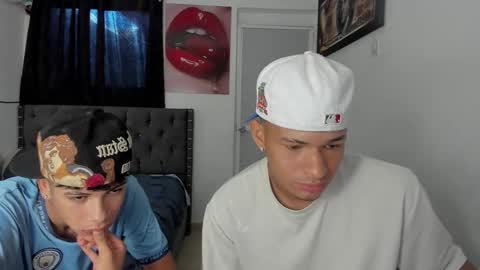 white online show from 03/25/26, 08:04