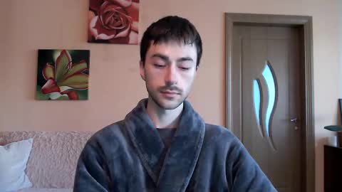 Snapshot of white_sport chatting on 10/08/25, 01:20 Tom online show from 10/08/25, 01:20