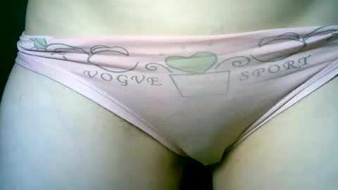 Snapshot of whiteapsara chatting on 07/15/26, 03:50 Love online show from 07/15/26, 03:50