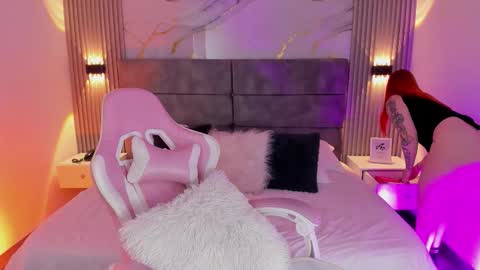 whiteatenea online show from 02/18/26, 03:24