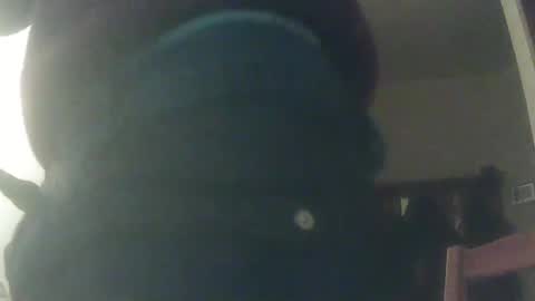 Snapshot of whiteduke81 chatting on 12/17/24, 06:20 Whiteduke online show from 12/17/24, 06:20