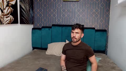 Dylan white online show from 02/11/25, 08:42