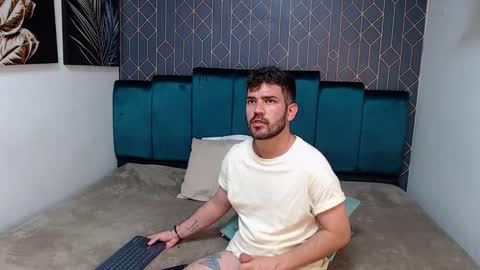 Dylan white online show from 02/12/25, 09:01