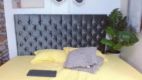 Dylan white online show from 02/15/25, 09:04