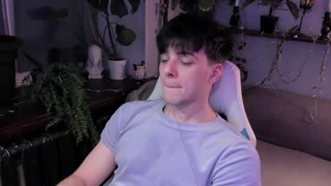 Snapshot of whiteegrimm chatting on 12/05/24, 09:17 Gus online show from 12/05/24, 09:17