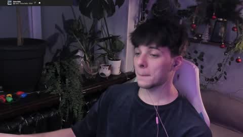 Snapshot of whiteegrimm chatting on 12/28/24, 10:44 Gus online show from 12/28/24, 10:44