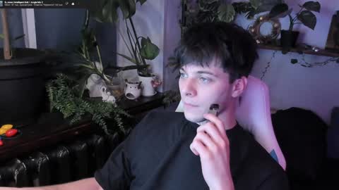 Snapshot of whiteegrimm chatting on 01/14/25, 08:15 Gus online show from 01/14/25, 08:15